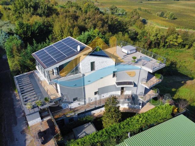 Villa Indipendente in vendita a Boschetti, Peschiera Del Garda