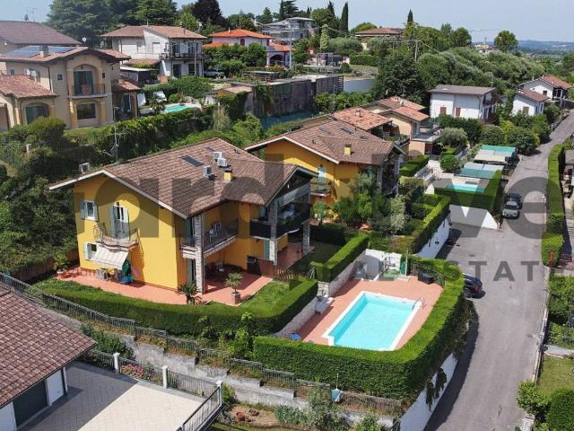 Villa Indipendente in vendita a Boschetti, Peschiera Del Garda