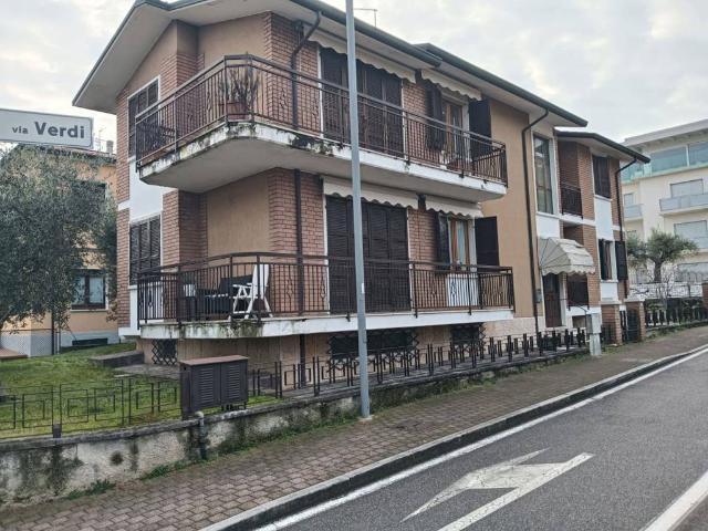 Villa Indipendente in vendita a Peschiera Del Garda, Veneto
