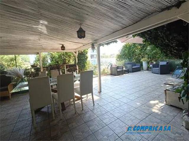 Villa Indipendente in vendita a Peschiera Del Garda, Veneto