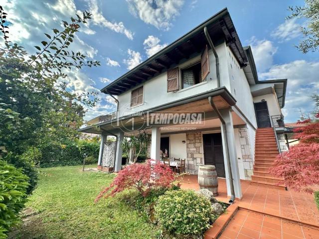 Villa Indipendente in vendita a Peschiera Del Garda, Veneto