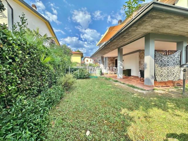 Villa Indipendente in vendita a Peschiera Del Garda, Veneto