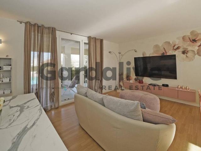 Villa Indipendente in vendita a Peschiera Del Garda, Veneto