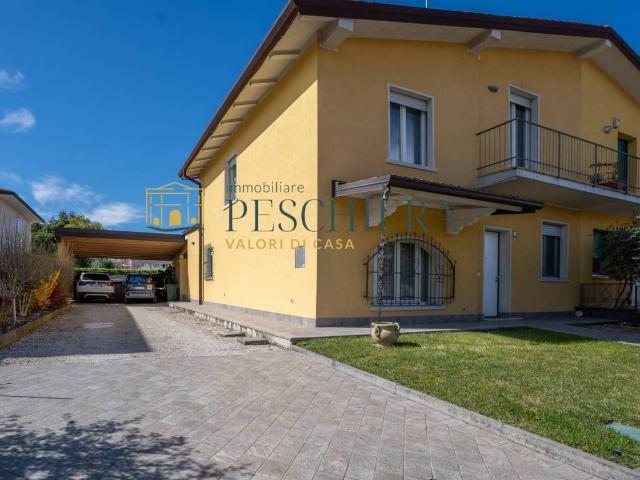 Villa Indipendente in vendita a Peschiera Del Garda, Veneto