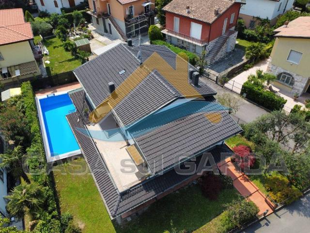 Villa Indipendente in vendita a Peschiera Del Garda, Veneto