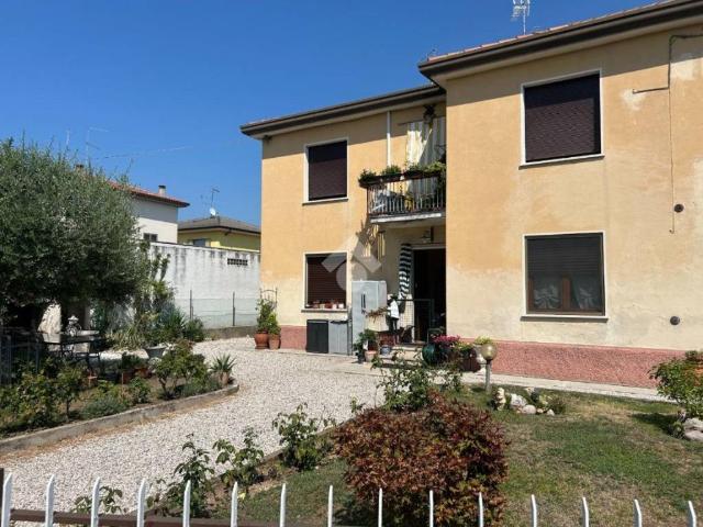 Villa Indipendente in vendita a Dolci, Peschiera Del Garda