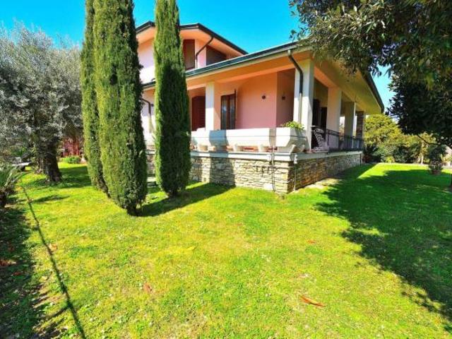 Villa Indipendente in vendita a Uzzano, Uzzano E Castello