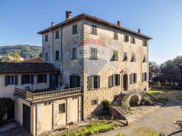 Villa Indipendente in vendita a Uzzano E Castello, Pistoia