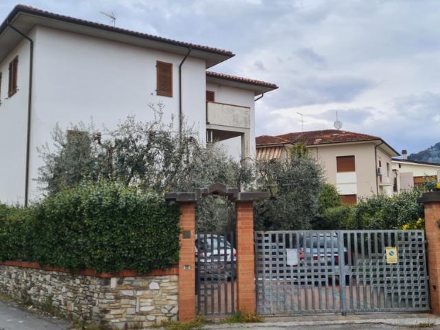 Villa Indipendente in vendita a Uzzano E Castello, Pistoia