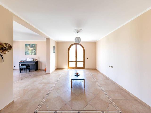 Villa Indipendente in vendita a Ricciano, Uzzano E Castello