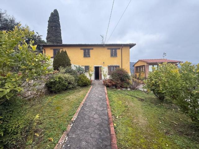 Villa Indipendente in vendita a Monte a Pescia, Uzzano E Castello