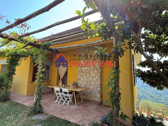 Villa Indipendente in vendita a Uzzano E Castello, Pistoia