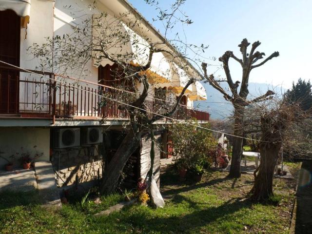 Villa Indipendente in vendita a Collecchio, Pescia