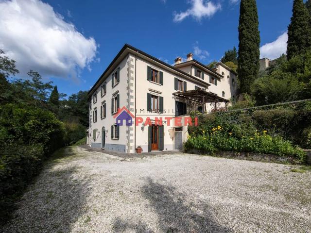 Villa Indipendente in vendita a Collecchio, Pescia