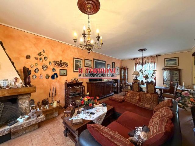 Villa Indipendente in vendita a Castellare, Pescia