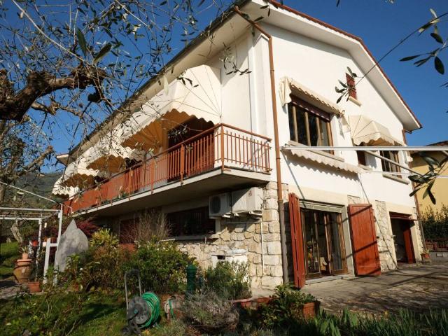 Villa Indipendente in vendita a Collecchio, Uzzano E Castello