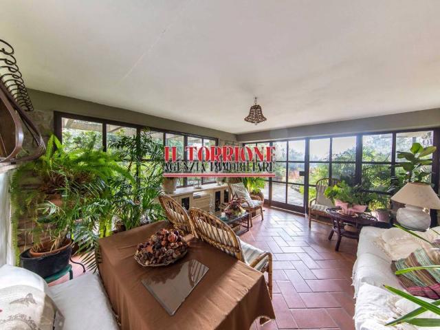 Villa Indipendente in vendita a Uzzano E Castello, Pistoia