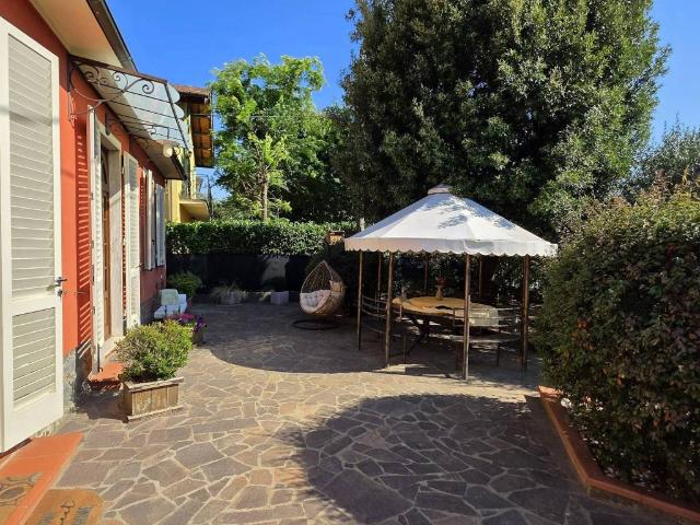 Villa Indipendente in vendita a Ricciano, Uzzano E Castello