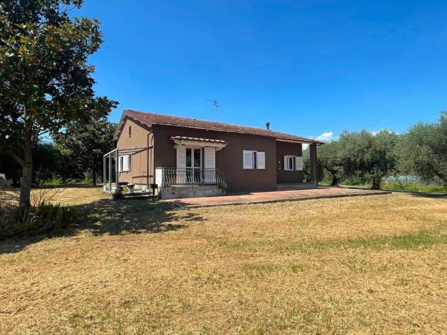 Villa Indipendente in vendita a Uzzano E Castello, Pistoia