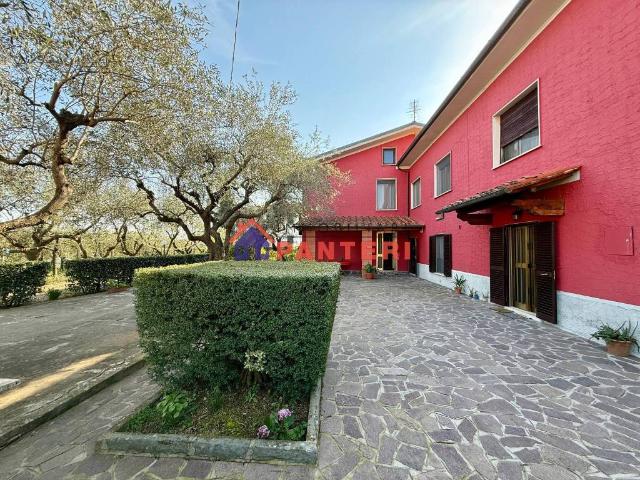 Villa Indipendente in vendita a Uzzano E Castello, Pistoia