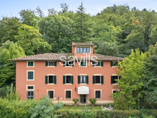 Villa Indipendente in vendita a Uzzano E Castello, Pistoia