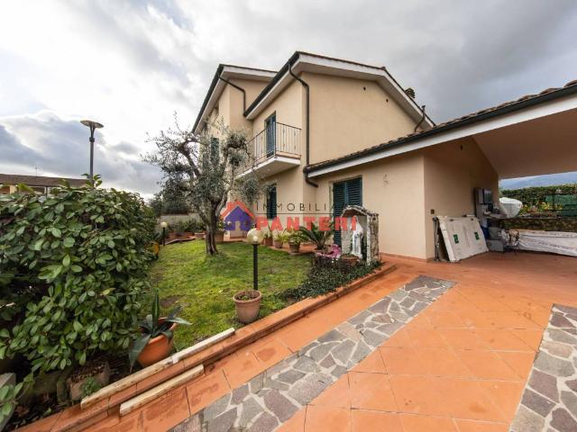 Villa Indipendente in vendita a Uzzano E Castello, Pistoia