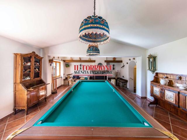 Villa Indipendente in vendita a Uzzano E Castello, Pistoia