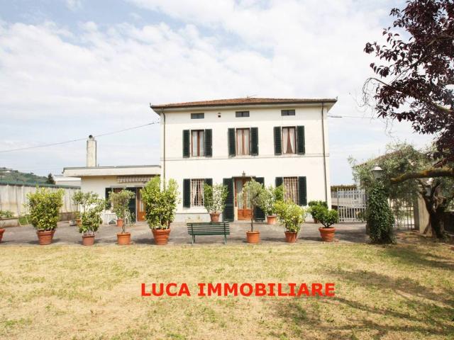 Villa Indipendente in vendita a Uzzano, Uzzano E Castello