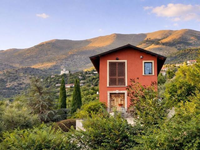 Villa Indipendente in vendita a Pescosolido, Lazio