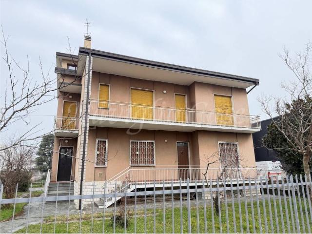 Villa Indipendente in vendita a Pessano Con Bornago, Lombardia