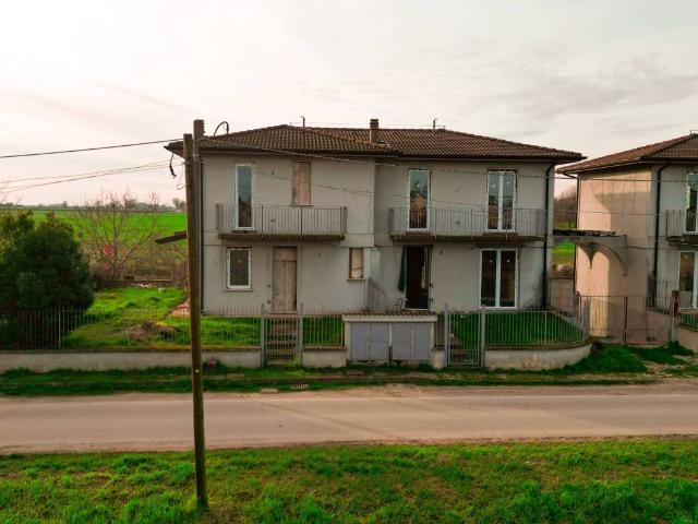 Villa Indipendente in vendita a Pessina Cremonese, Lombardia