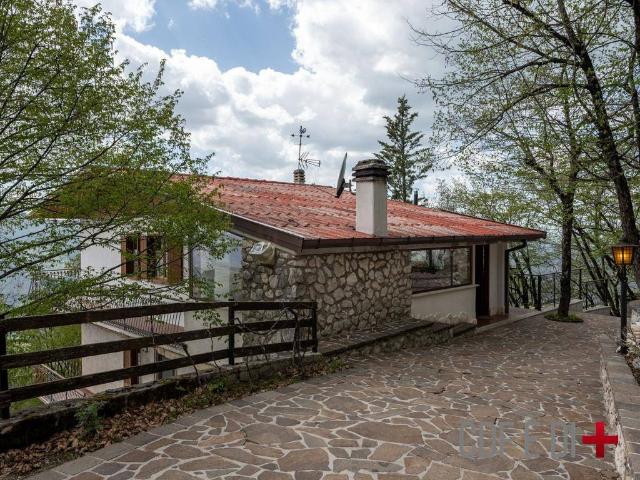 Villa Indipendente in vendita a Petrella Salto, Lazio
