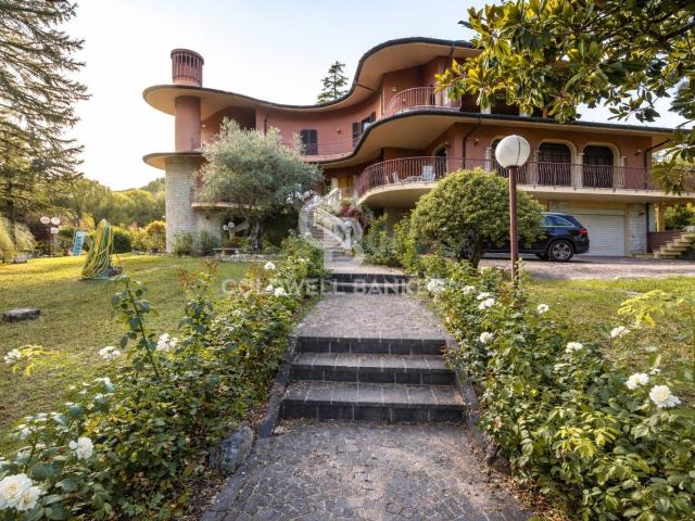 Casa in vendita a La Valle, Marche