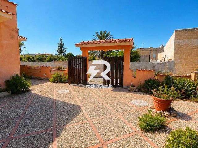 Villa Indipendente in vendita a Petrosino, Sicilia