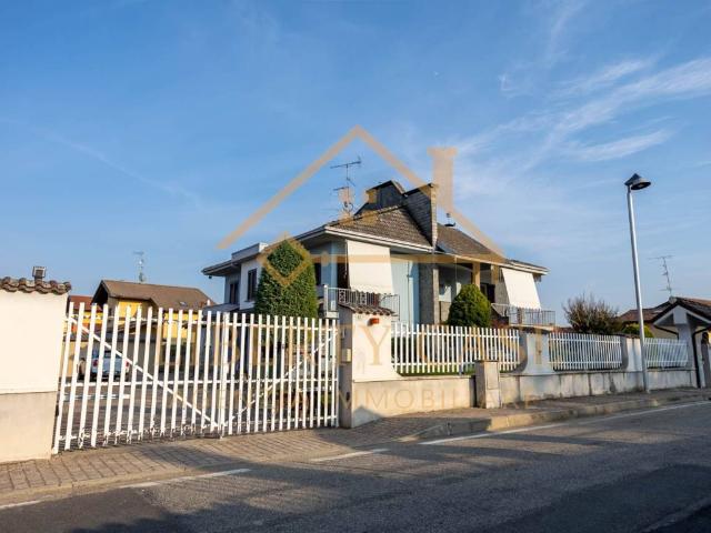 Villa Indipendente in vendita a Piemonte, Vercelli