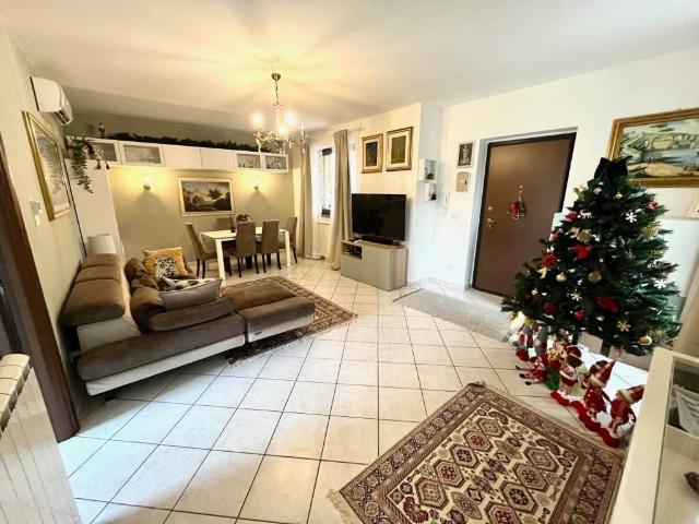 Villa Indipendente in vendita a Piemonte, Vercelli