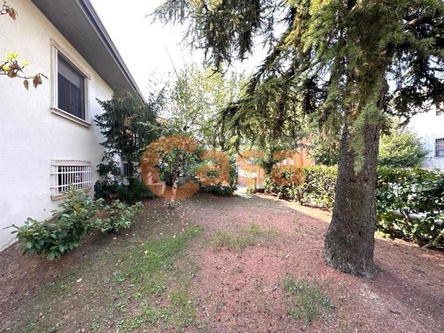 Villa Indipendente in vendita a Piacenza, Reggio Emilia