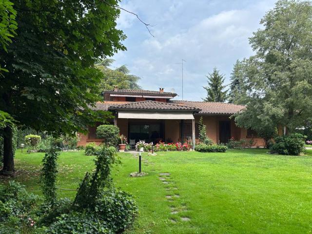 Villa Indipendente in vendita a Besurica, Piacenza