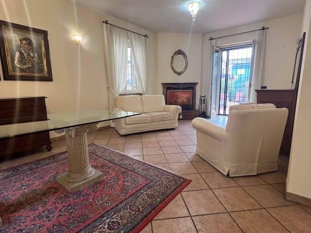 Villa Indipendente in vendita a Zona 2000, Piacenza