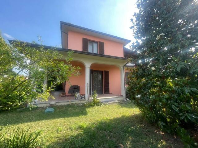 Villa Indipendente in vendita a Quarto, Gossolengo
