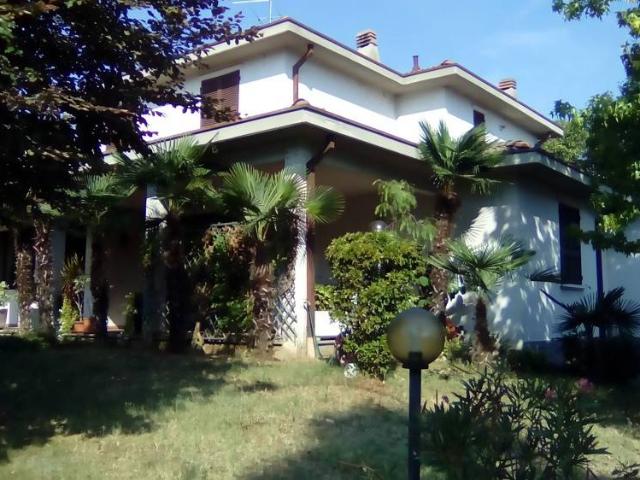 Villa Indipendente in vendita a Besurica, Piacenza