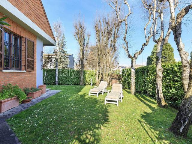 Villa Indipendente in vendita a Besurica, Piacenza