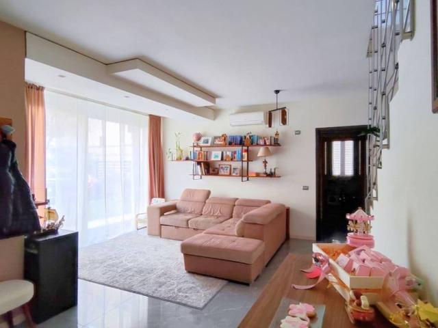 Villa Indipendente in vendita a Piacenza, Reggio Emilia