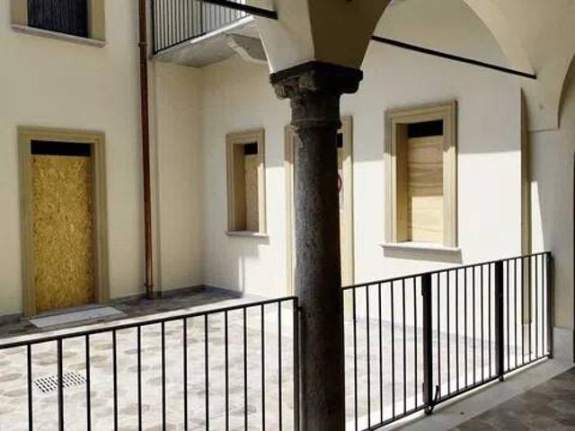 Villa Indipendente in vendita a Infrangibile, Piacenza