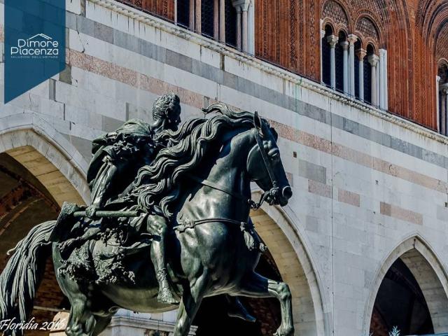 Villa Indipendente in vendita a Baia del Re, Piacenza