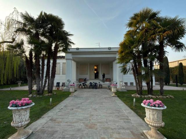 Villa Indipendente in vendita a Giarona, Piacenza