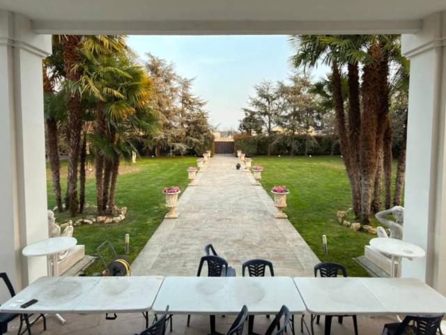 Villa Indipendente in vendita a Giarona, Piacenza