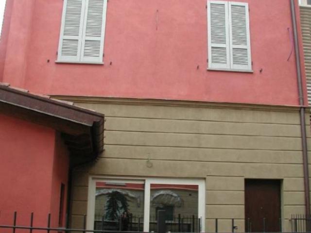 Villa Indipendente in vendita a Infrangibile, Piacenza