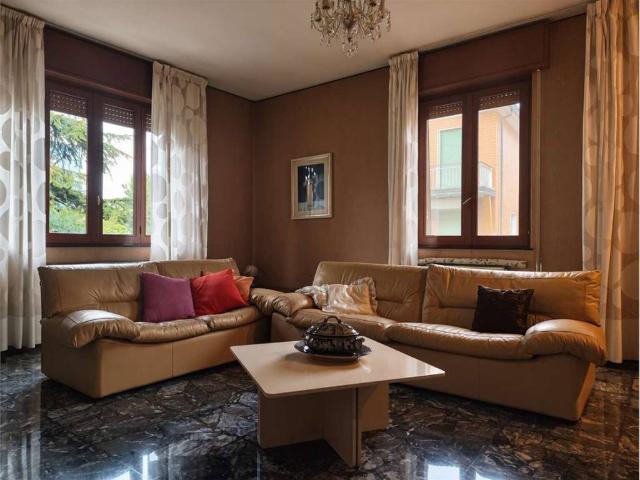 Villa Indipendente in vendita a Piacenza, Reggio Emilia