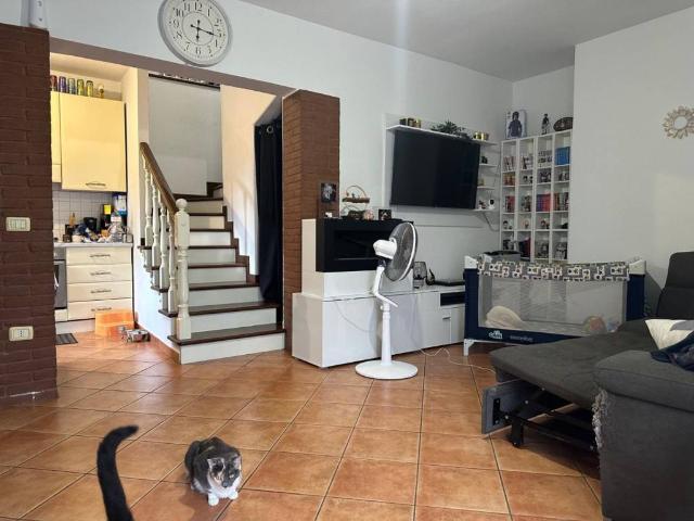 Villa Indipendente in vendita a Piacenza, Reggio Emilia